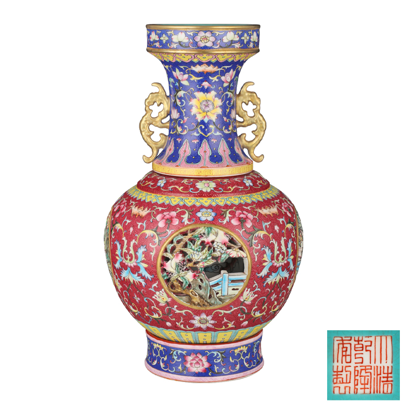 清 粉彩暗刻扒花福運(yùn)連連開窗鏤空四季花雙耳描金轉(zhuǎn)心瓶